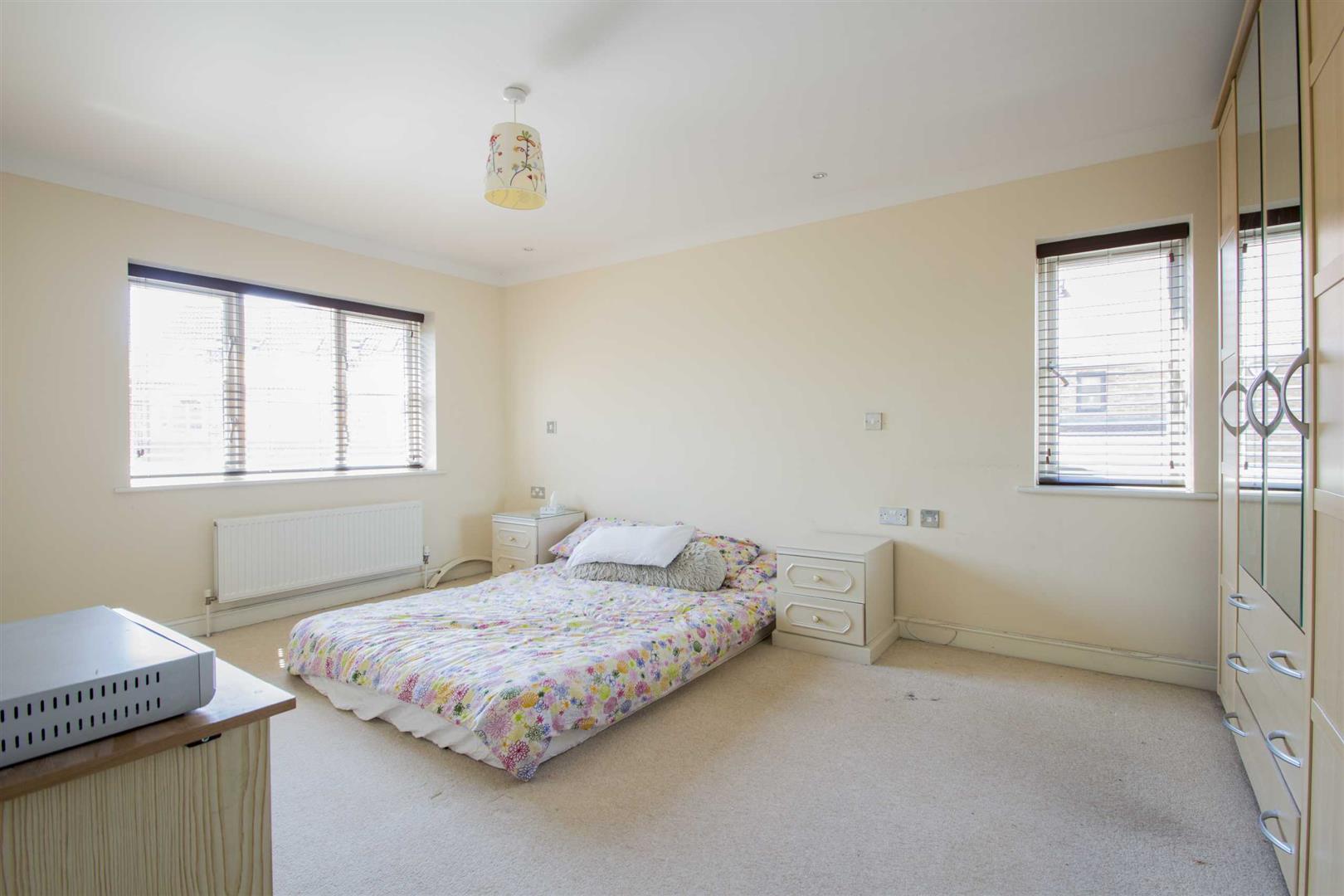 Earlshall Place, Westcroft, Milton Keynes